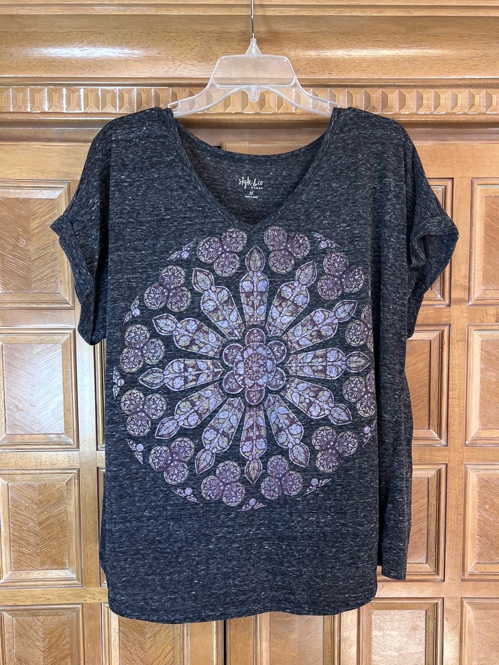 Style & Co Woman 2X Black Marled Graphic Floral Mandala V-Neck Short Sleeve Top